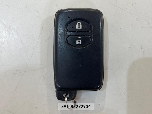 Toyota AQUA 2019-12 8342720-6
