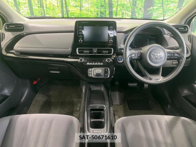 Toyota AQUA 2022-07 8342843-1
