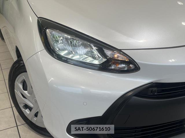Toyota AQUA 2022-07 8342843-11