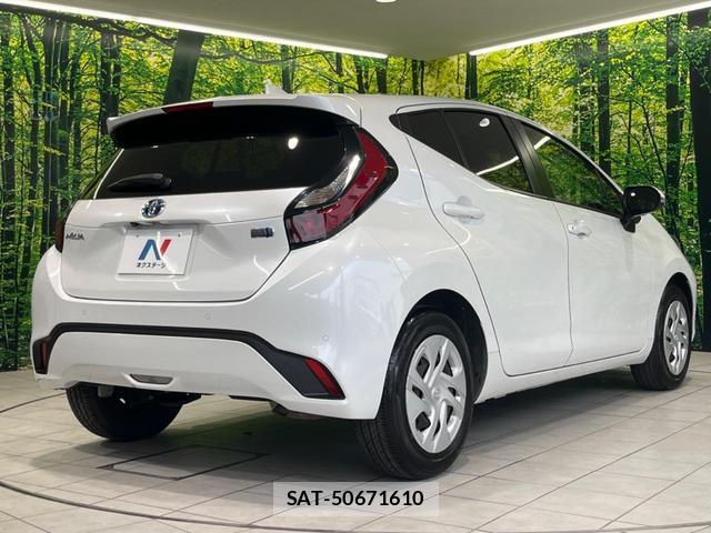 Toyota AQUA 2022-07 8342843-16