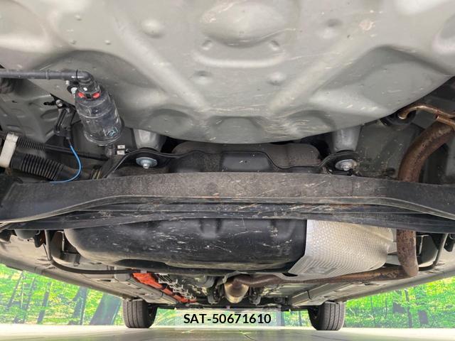 Toyota AQUA 2022-07 8342843-18