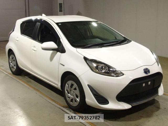 Toyota AQUA 2019-07 8342986-0