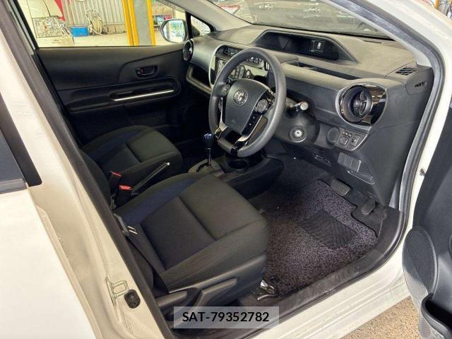 Toyota AQUA 2019-07 8342986-6