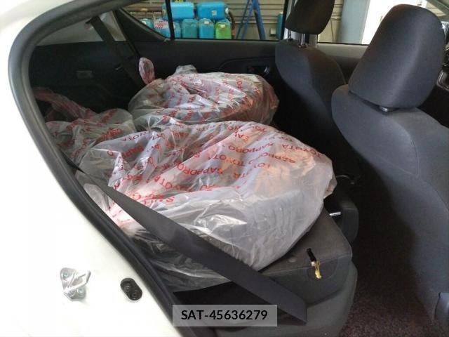 Toyota AQUA 2017-04 8343008-3