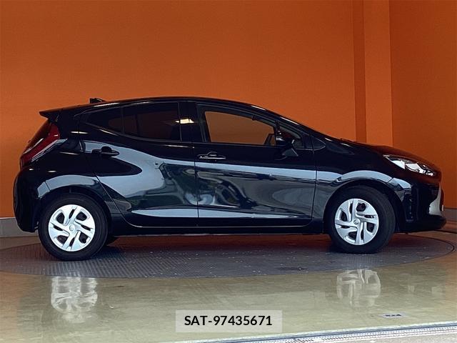 Toyota AQUA 2025-02 8343029-6