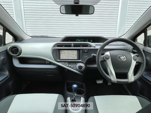 Toyota AQUA 2013-09 8343350-1