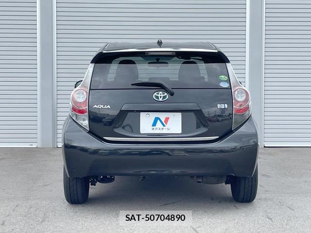 Toyota AQUA 2013-09 8343350-13