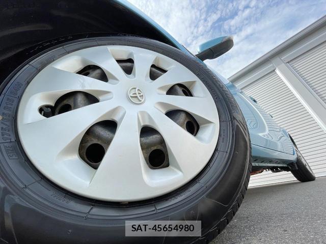 Toyota AQUA 2013-04 8343352-12