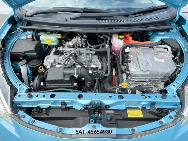 Toyota AQUA 2013-04 8343352-17