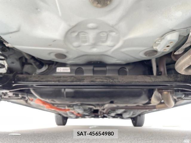 Toyota AQUA 2013-04 8343352-18