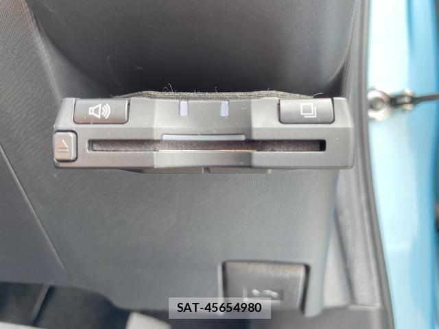 Toyota AQUA 2013-04 8343352-4