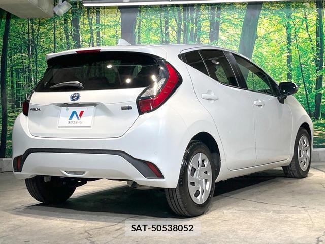 Toyota AQUA 2021-07 8343359-16