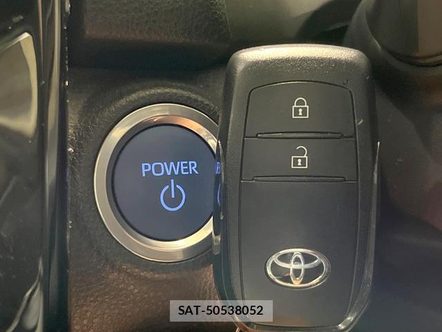 Toyota AQUA 2021-07 8343359-6