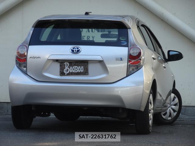 Toyota AQUA 2014-06 8343387-1