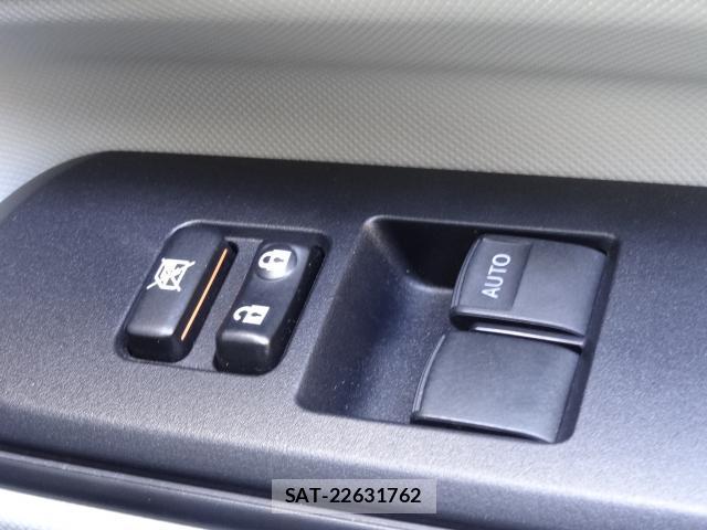 Toyota AQUA 2014-06 8343387-10