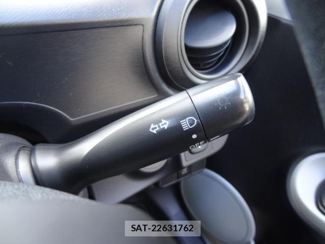 Toyota AQUA 2014-06 8343387-17