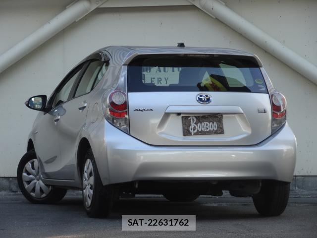 Toyota AQUA 2014-06 8343387-4