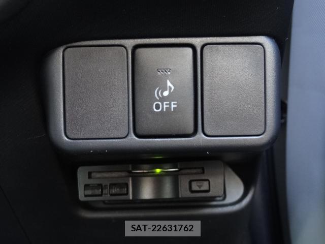 Toyota AQUA 2014-06 8343387-6