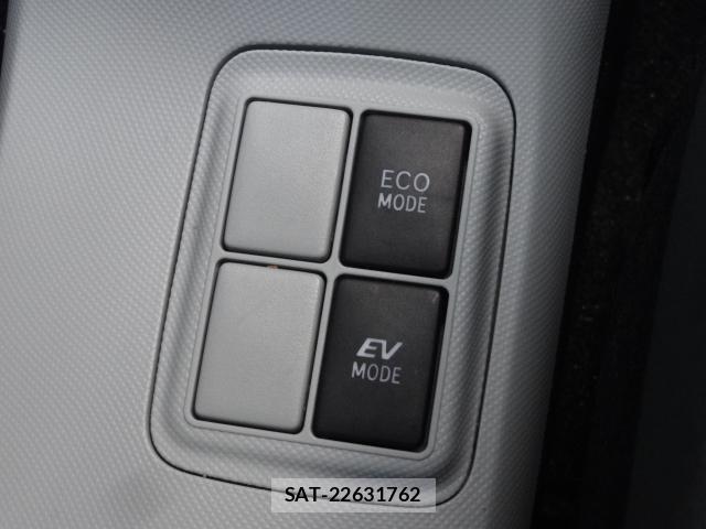Toyota AQUA 2014-06 8343387-7