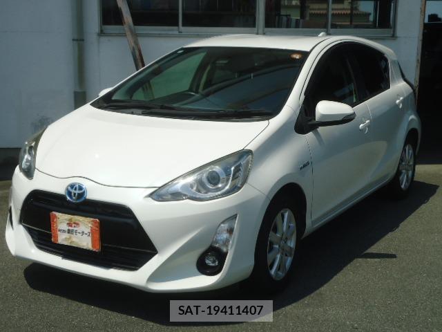 Toyota AQUA 2016-06 8343477-0