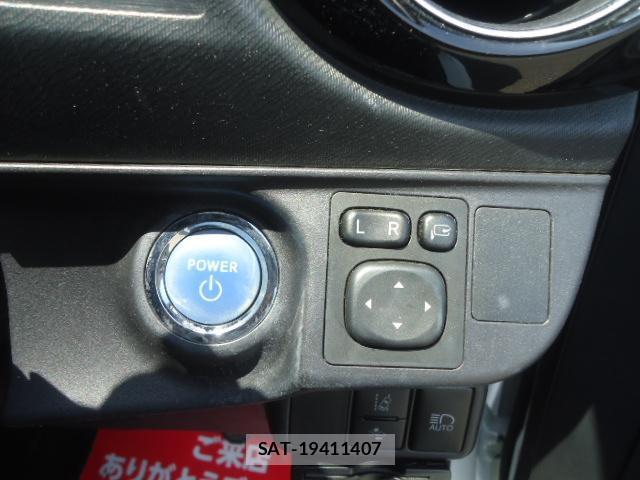 Toyota AQUA 2016-06 8343477-12