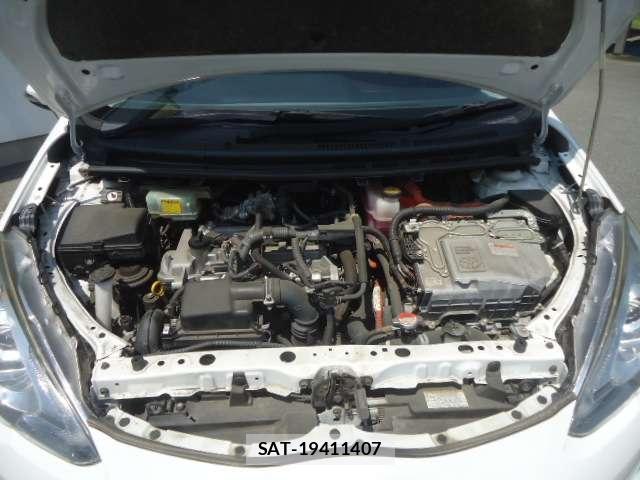 Toyota AQUA 2016-06 8343477-19