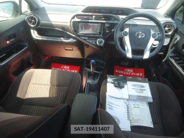 Toyota AQUA 2016-06 8343477-2