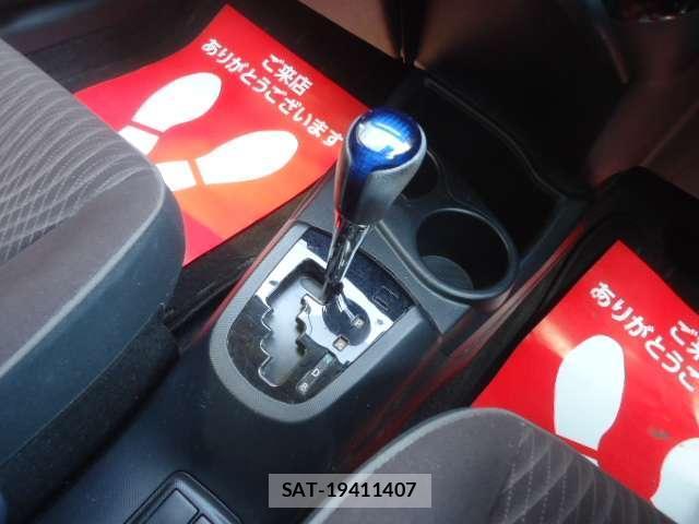 Toyota AQUA 2016-06 8343477-3
