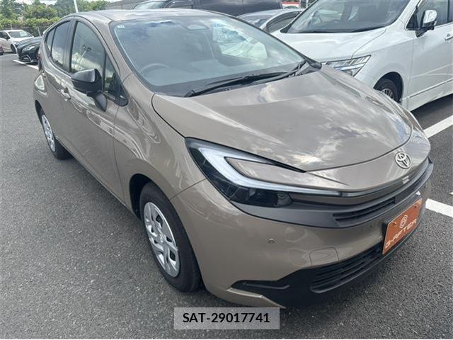 Toyota AQUA 2025-12 8343526-0