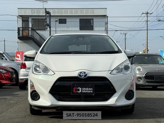 Toyota AQUA 2017-01 8343536-1