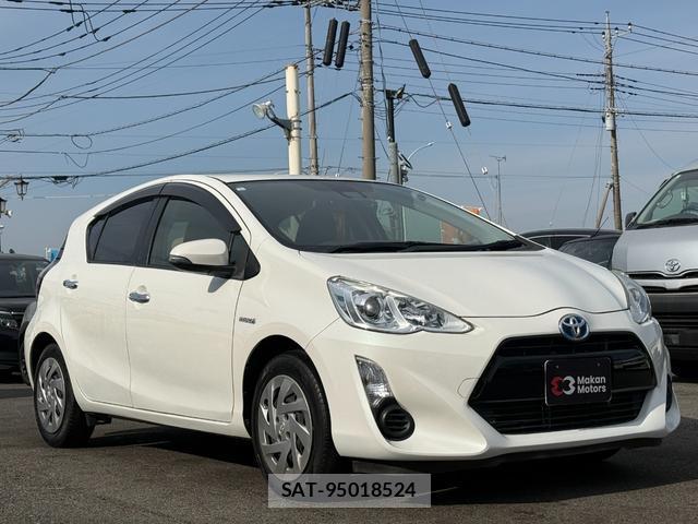 Toyota AQUA 2017-01 8343536-12