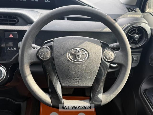 Toyota AQUA 2017-01 8343536-17