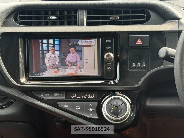 Toyota AQUA 2017-01 8343536-18