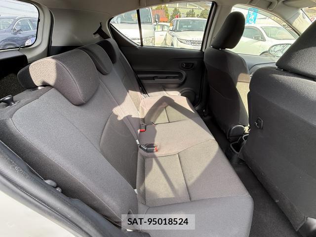 Toyota AQUA 2017-01 8343536-4