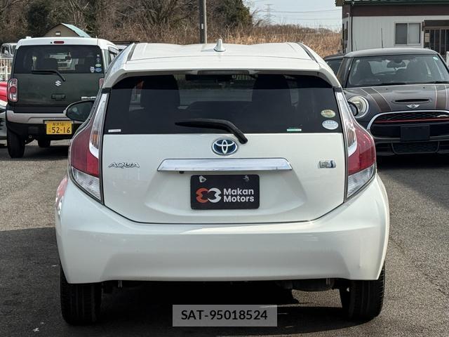 Toyota AQUA 2017-01 8343536-9