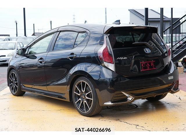 Toyota AQUA 2016-07 8343851-1
