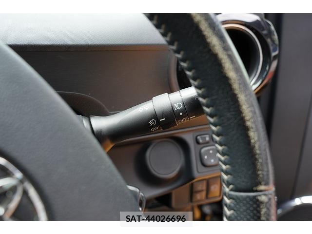 Toyota AQUA 2016-07 8343851-15