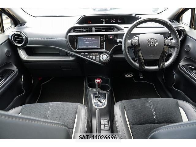 Toyota AQUA 2016-07 8343851-3