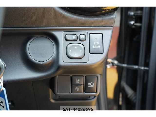 Toyota AQUA 2016-07 8343851-8