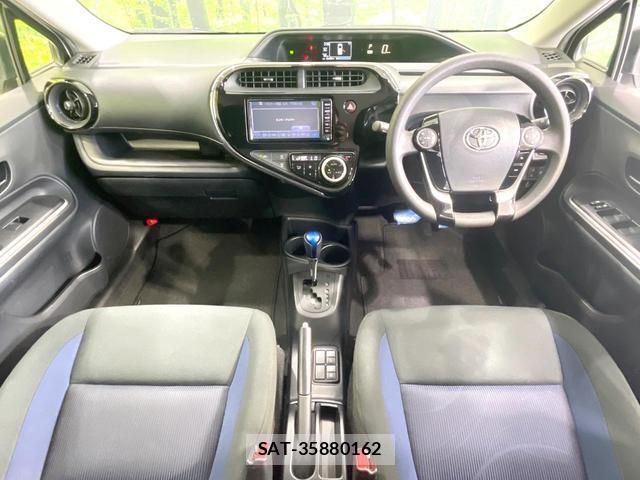 Toyota AQUA 2017-06 8343877-1