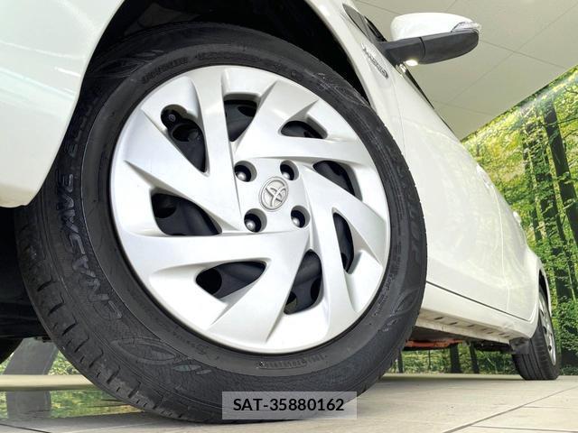 Toyota AQUA 2017-06 8343877-12