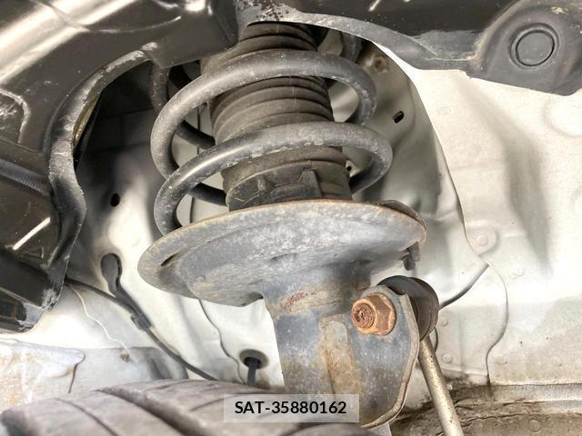 Toyota AQUA 2017-06 8343877-19