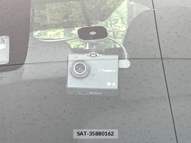 Toyota AQUA 2017-06 8343877-4