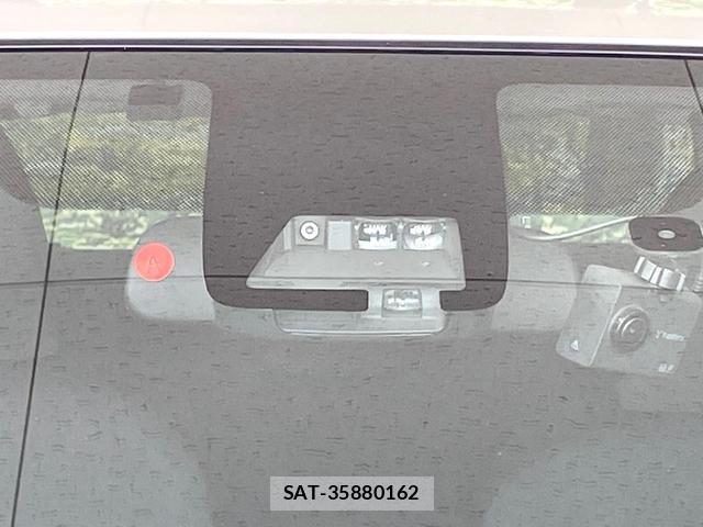 Toyota AQUA 2017-06 8343877-5