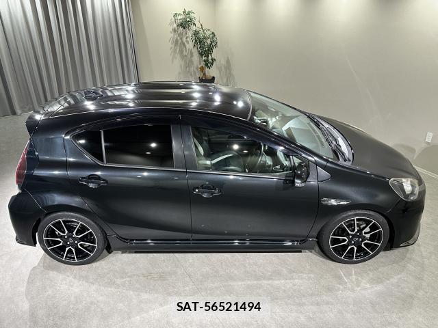 Toyota AQUA 2016-04 8344098-11