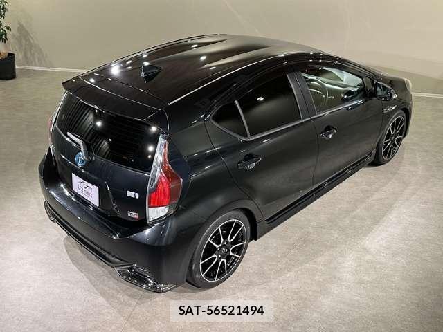 Toyota AQUA 2016-04 8344098-13