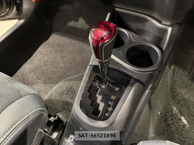 Toyota AQUA 2016-04 8344098-15