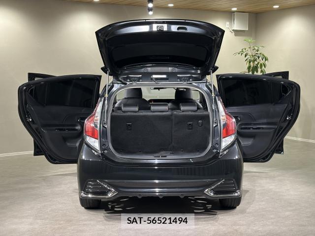 Toyota AQUA 2016-04 8344098-18