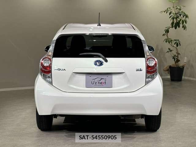 Toyota AQUA 2013-07 8344099-1