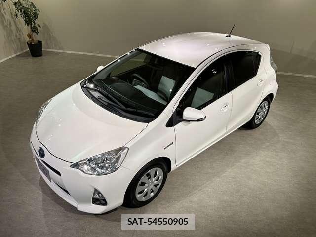 Toyota AQUA 2013-07 8344099-12